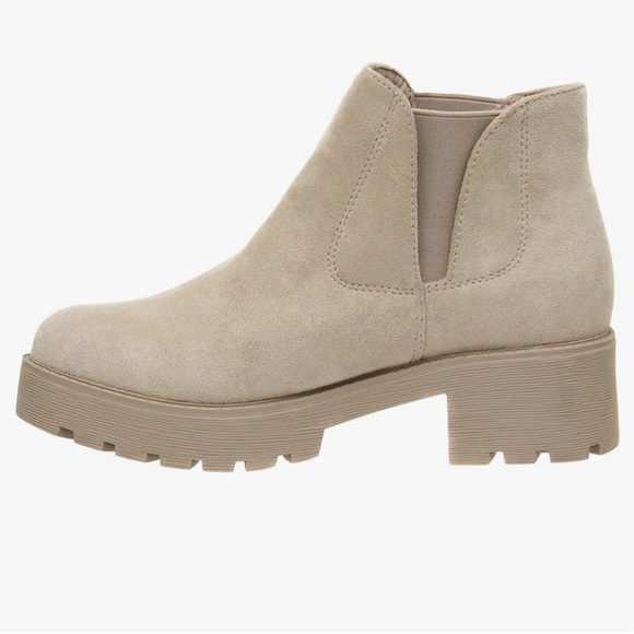 CUSHIONAIRE Women's Portia slip on boot +Memory Foam - Picture 5 of 11